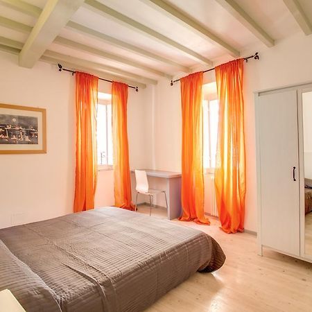 Three Bedroom Apartment Campo Dei Fiori ローマ 部屋 写真