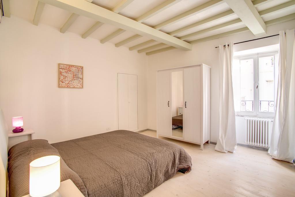 Three Bedroom Apartment Campo Dei Fiori ローマ 部屋 写真